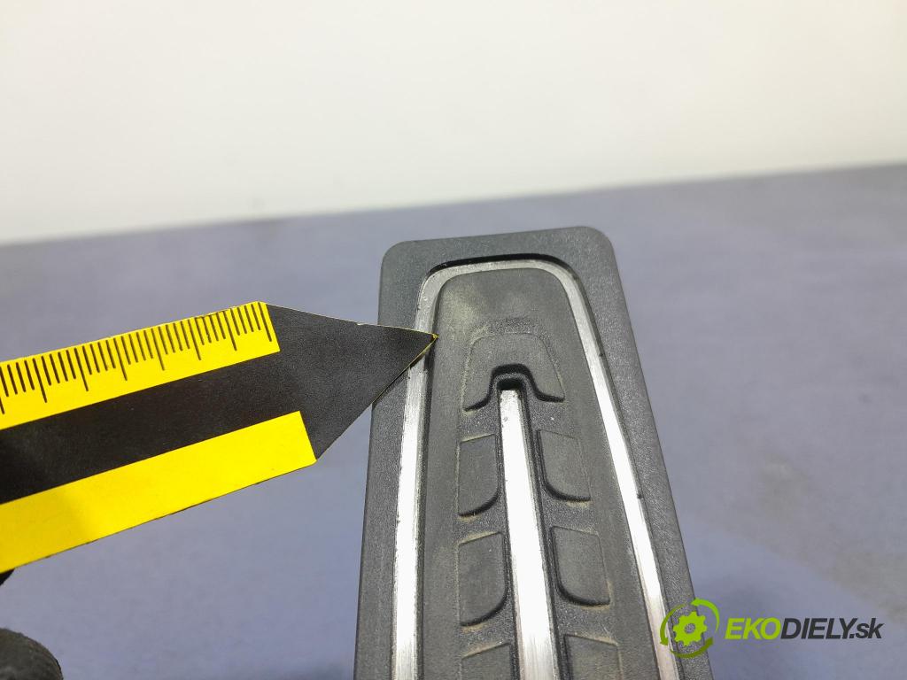 Bmw M4 2025 pedal Plyn: 5A47458