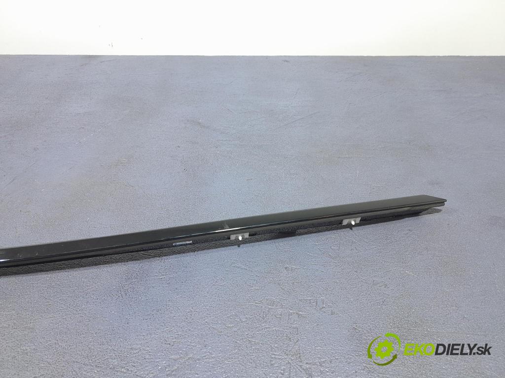 Bmw M4 2025 lišta Dekoratívne: 7482753