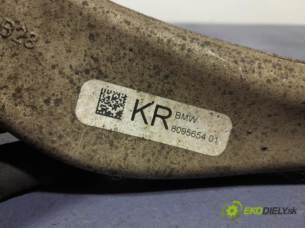Bmw M4 2025 Predné v pravo: 8095654