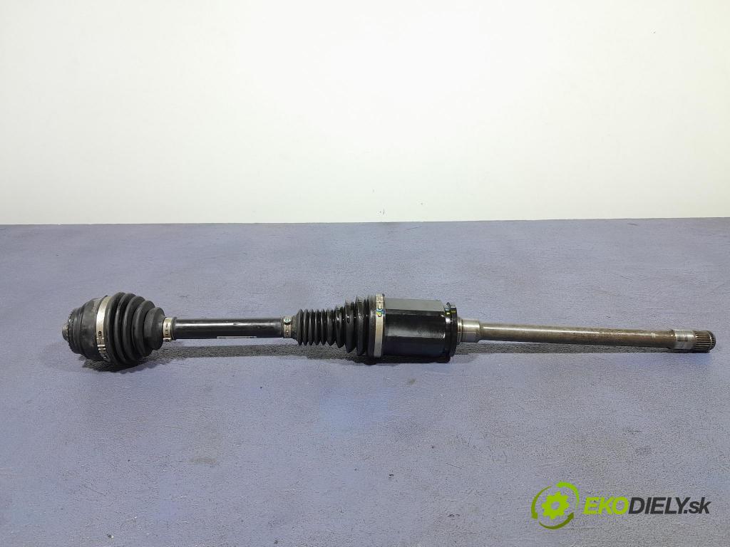 Bmw M4 2025 poloos Prava: Predné 8092196