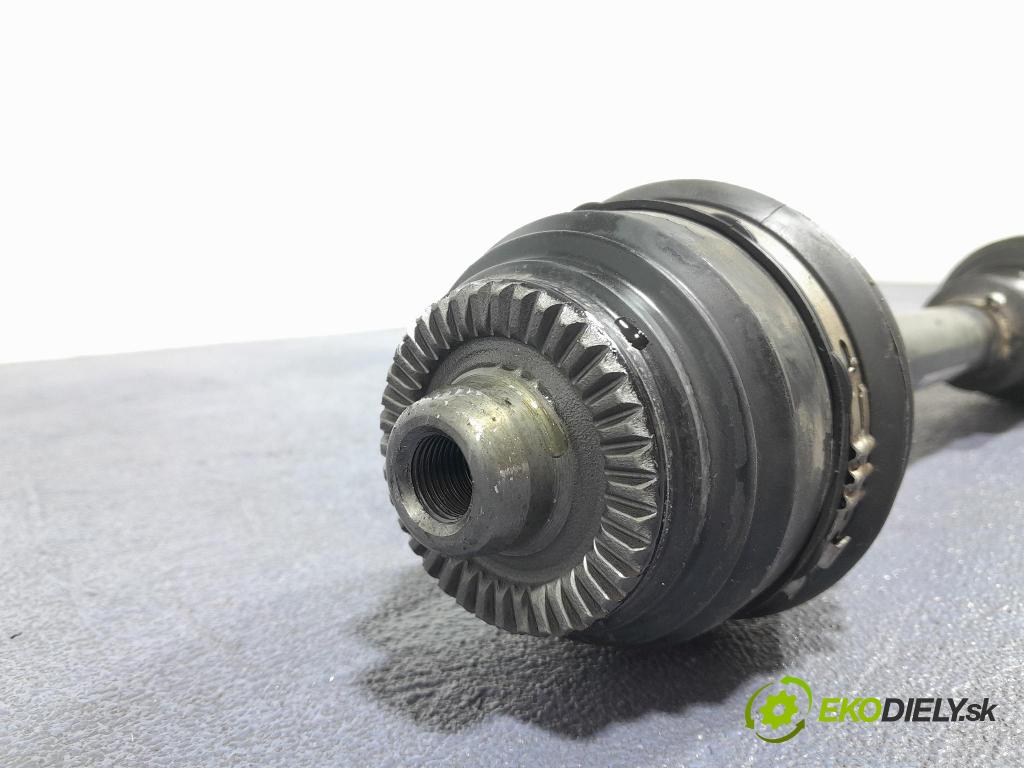 Bmw M4 2025 poloos Prava: Predné 8092196