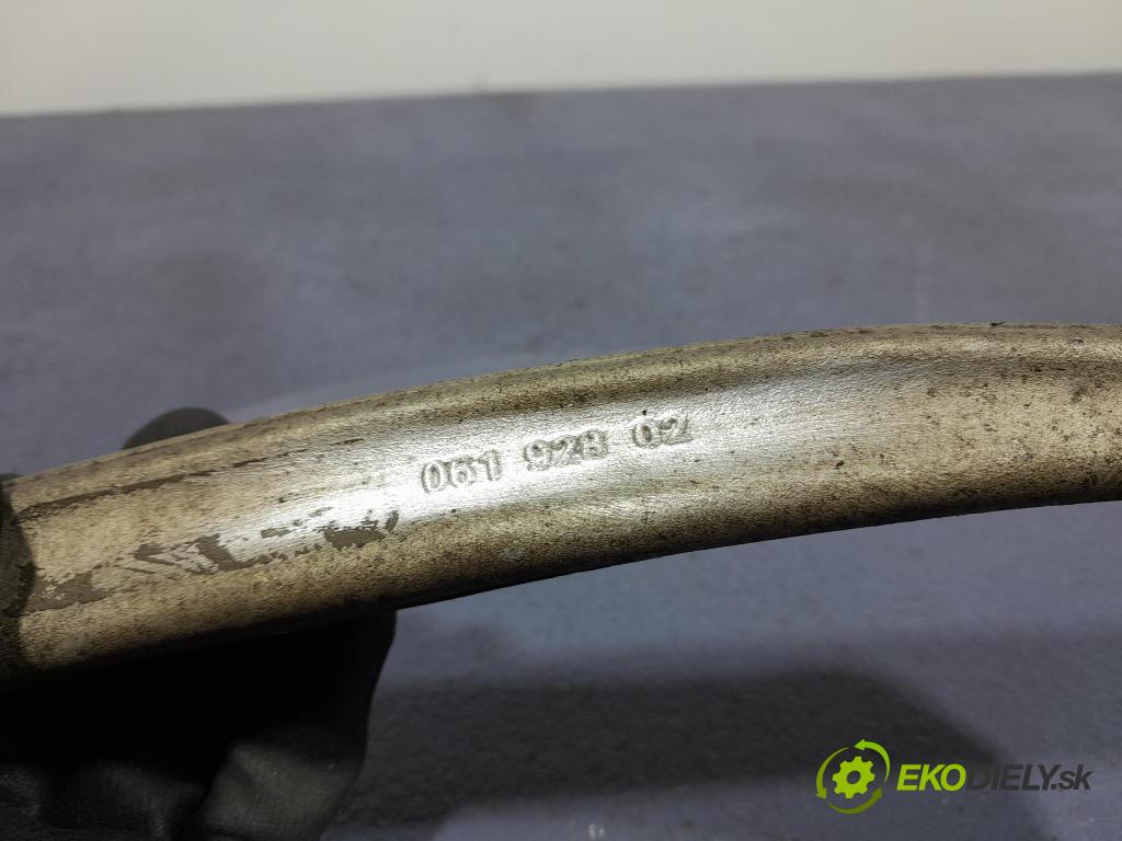 Bmw M4 2025 Predné v pravo: 06192802
