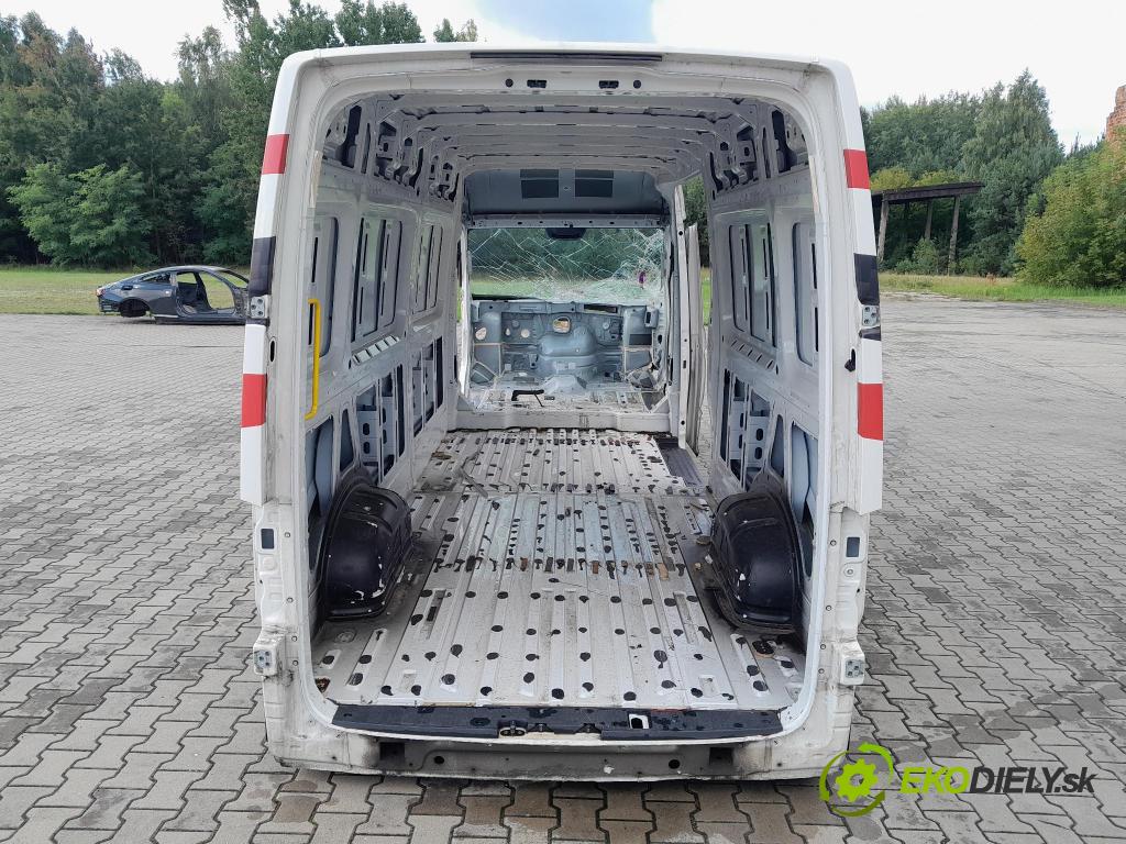 Vw Crafter 2023 Strana: v pravo: