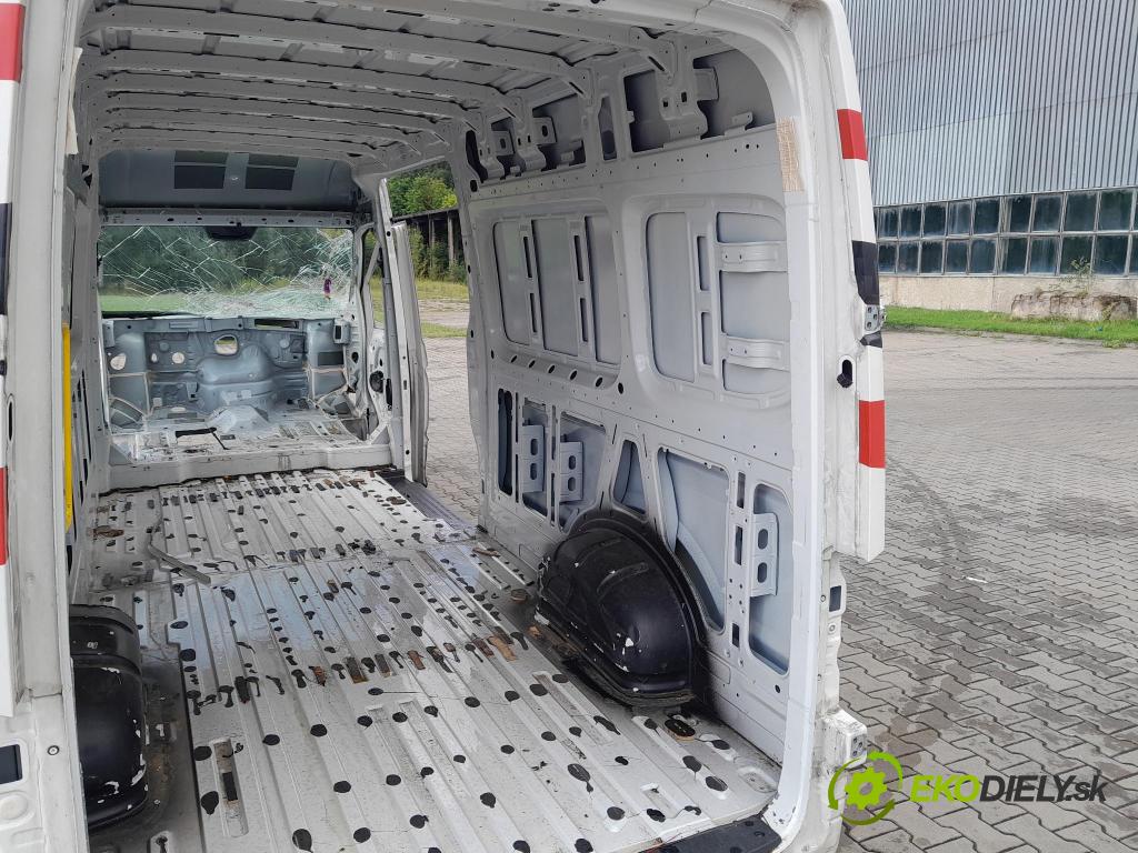 Vw Crafter 2023 Boční v pravo: 