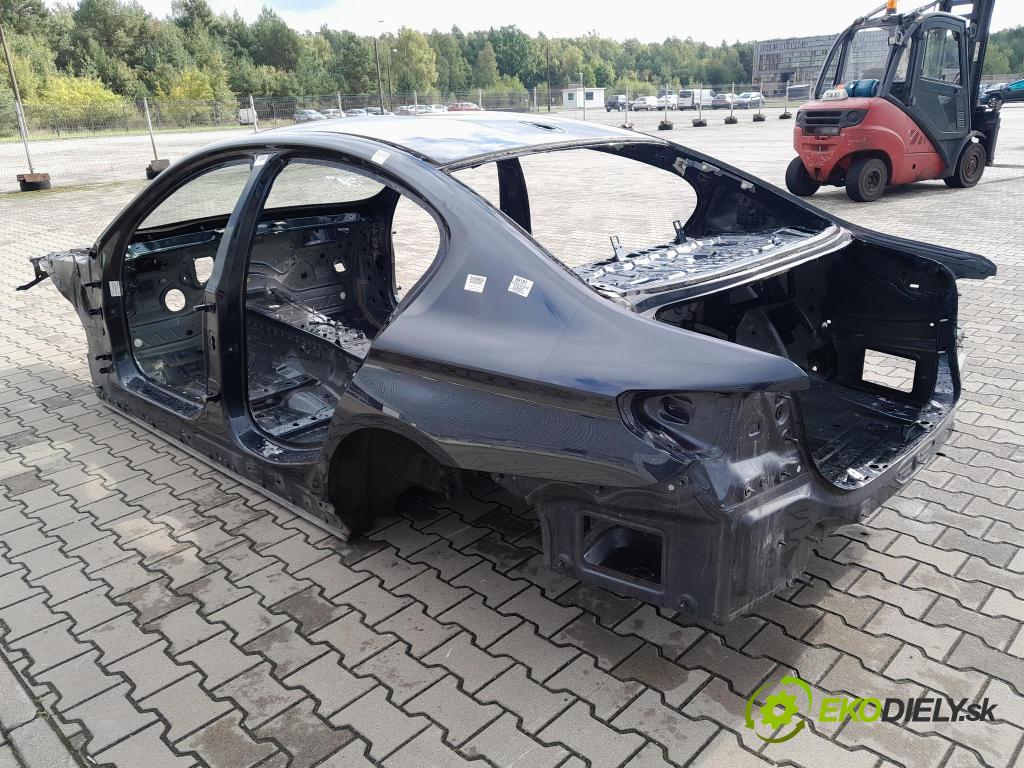 Bmw M5 2018 zad