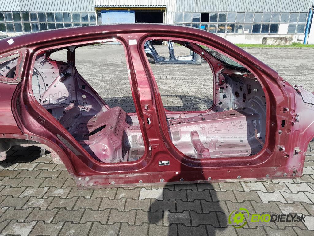 Bmw X4 2023 Práh: v pravo: