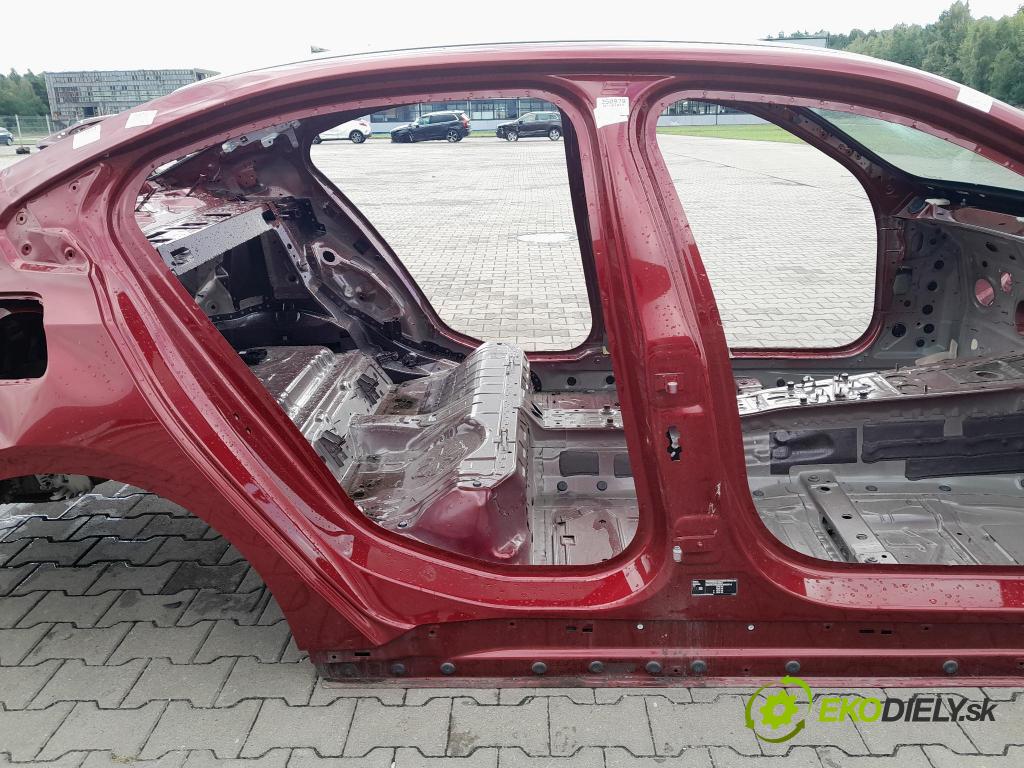 Bmw Seria 5 0 práh v pravo: