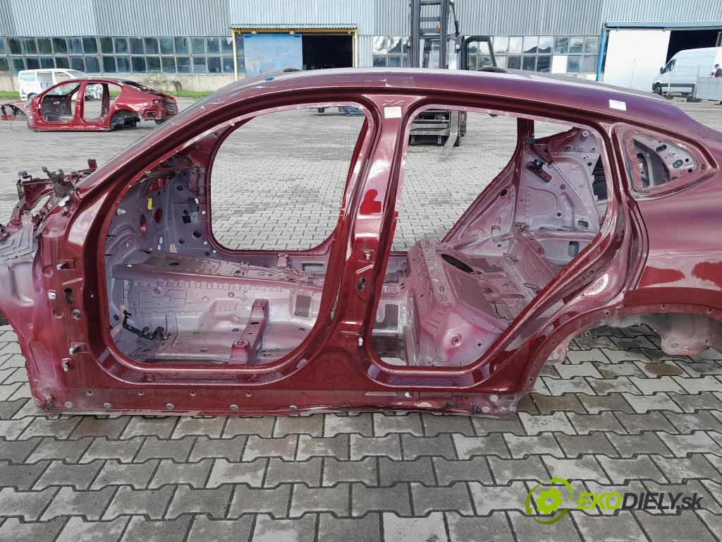 Bmw X4 0 Práh: Vľavo: