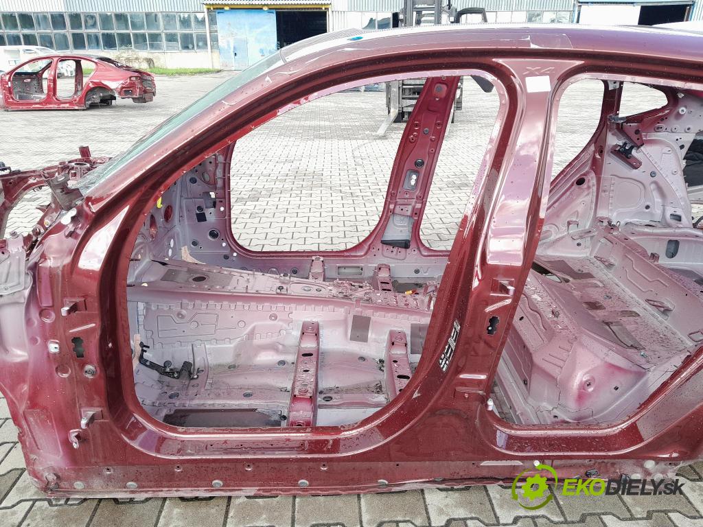 Bmw X4 0 Práh: Vľavo: