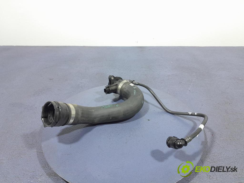 Bmw M4 2025 rúrka Chladič: 8054852