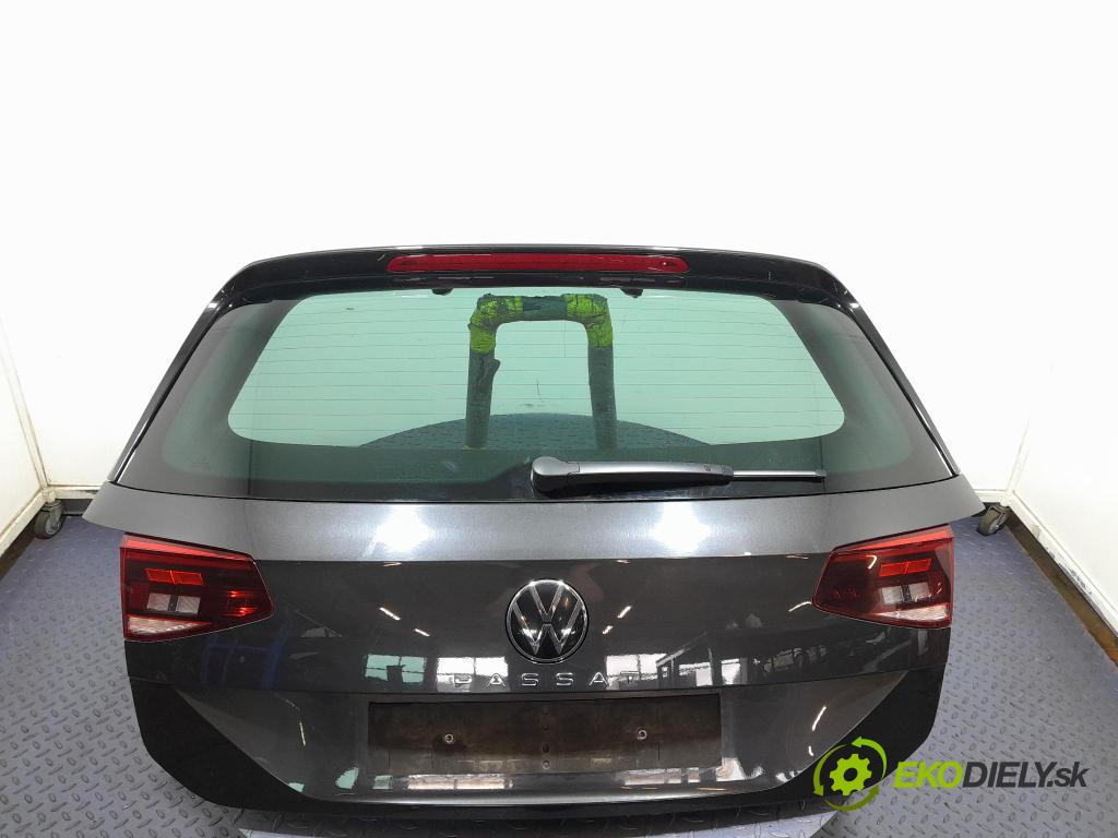 Vw Passat 2021 zadní dveře kufra: kufr
