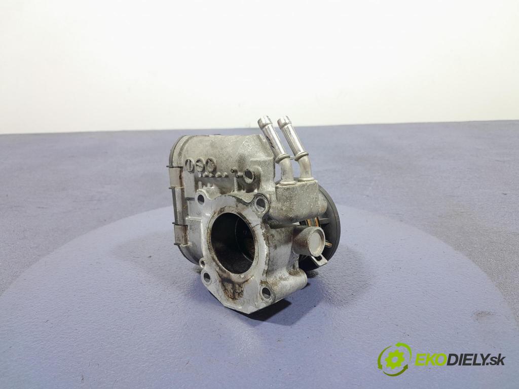 Toyota Yaris 2012 klapka 22030-0Q020