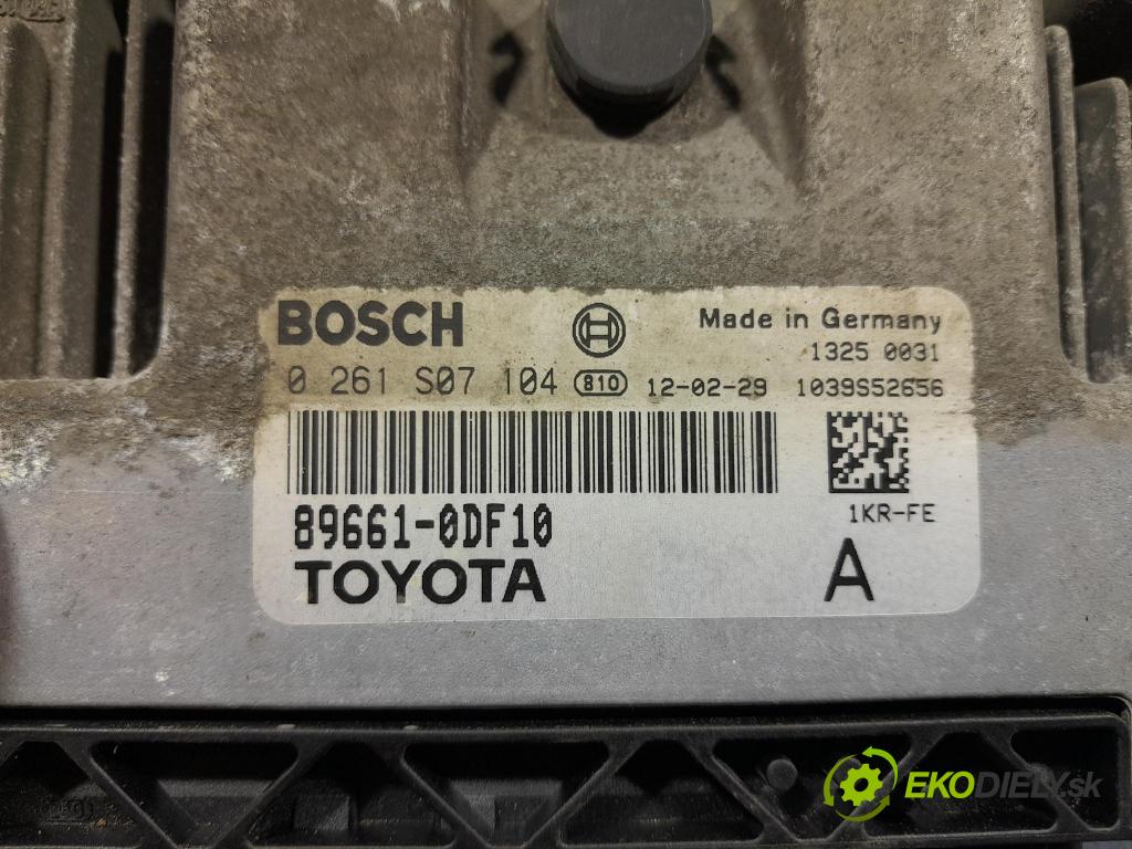 Toyota Yaris 2012 riadiaca jednotka Motor: 89661-0DF10
