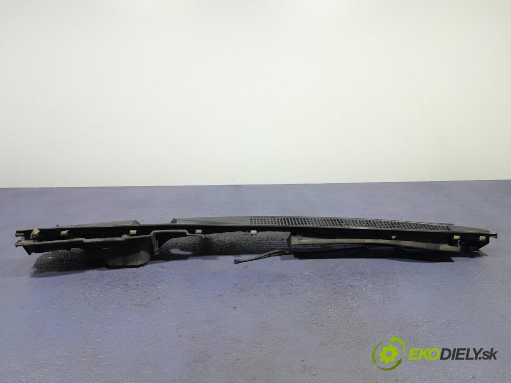 Toyota Yaris 2012 torpédo 55752-0D040