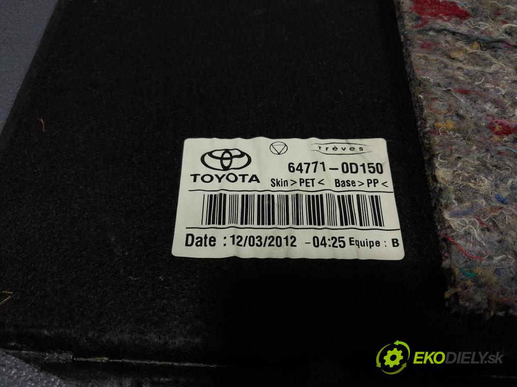 Toyota Yaris 2012 koberec do auta 64771-0D150