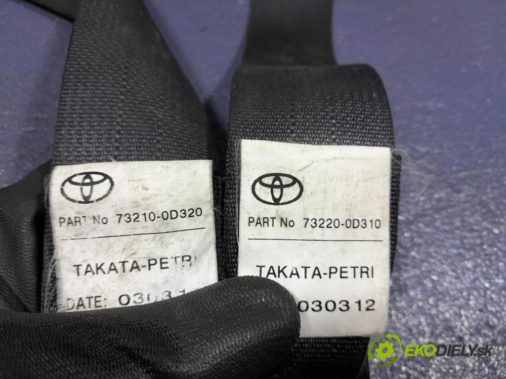 Toyota Yaris 2012 kokpit,pristrojová doska 