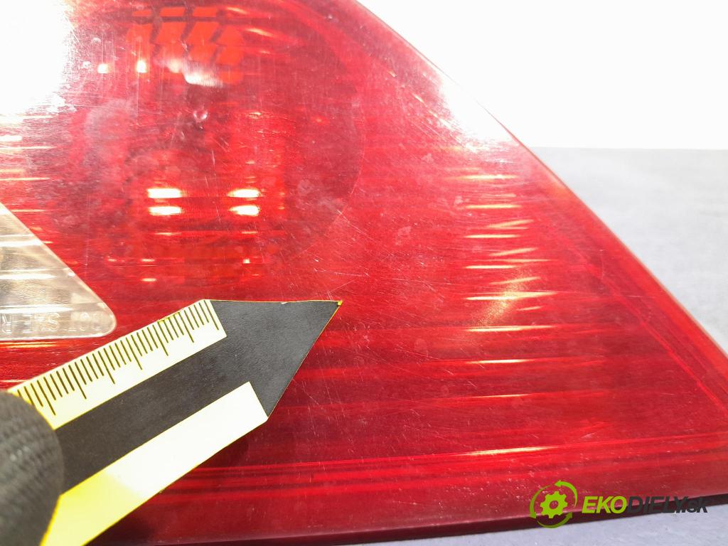 Bmw X3 2005 svetlo / reflektor zad Prava: Vnútri: 3420205