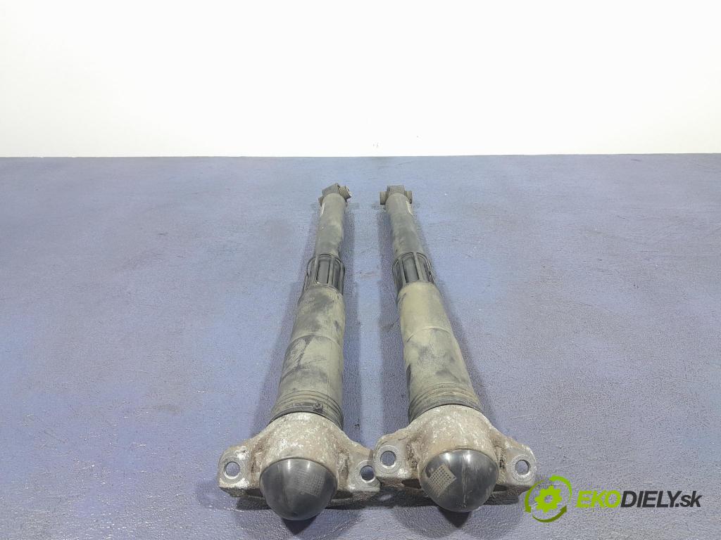 Vw Passat 2021 tlmič zad Vľavo.: 3Q0513049GF