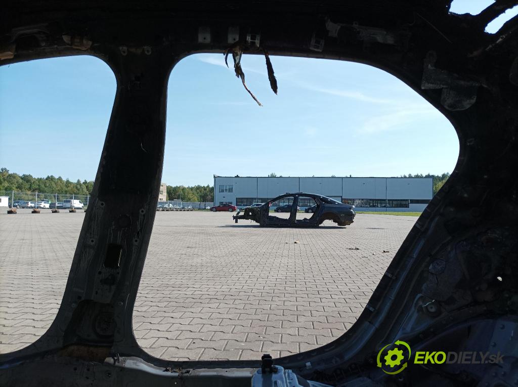 Bmw Seria 7 2023 práh v pravo: