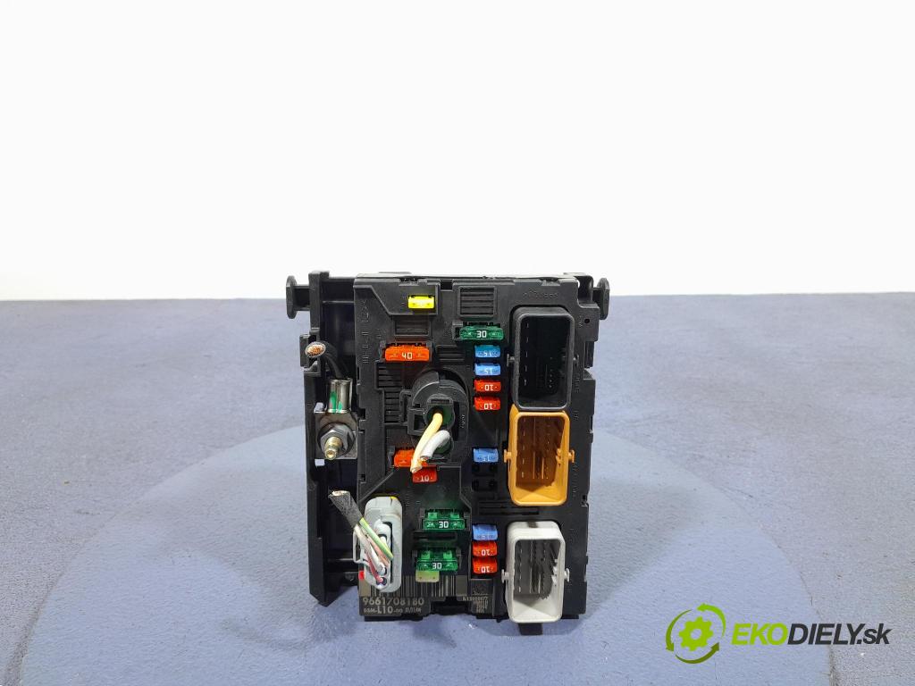 Peugeot 207 2007 skrinka Poistky: 9661708180