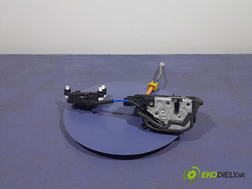 Bmw Seria 7 2023 zámok dvere Predné v pravo: 7932208