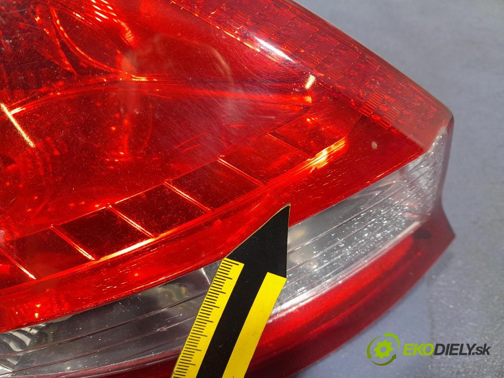 Ford Fiesta 2009 svetlo / reflektor zad ľavá Vonkajsia: 8A61-13405-A
