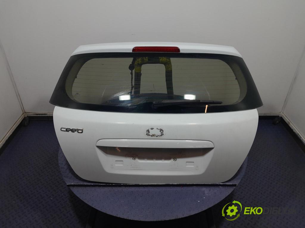 Kia Ceed 2008 zadna dveře kufra: kufra: