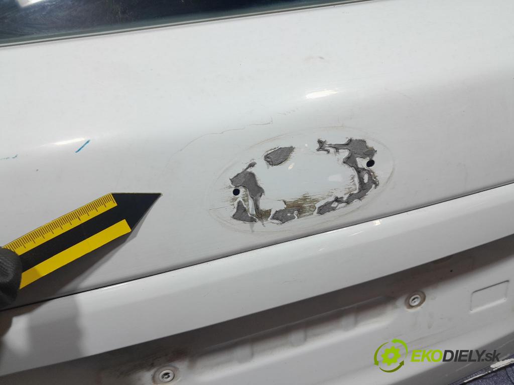 Kia Ceed 2008 zadna dveře kufra: kufra: