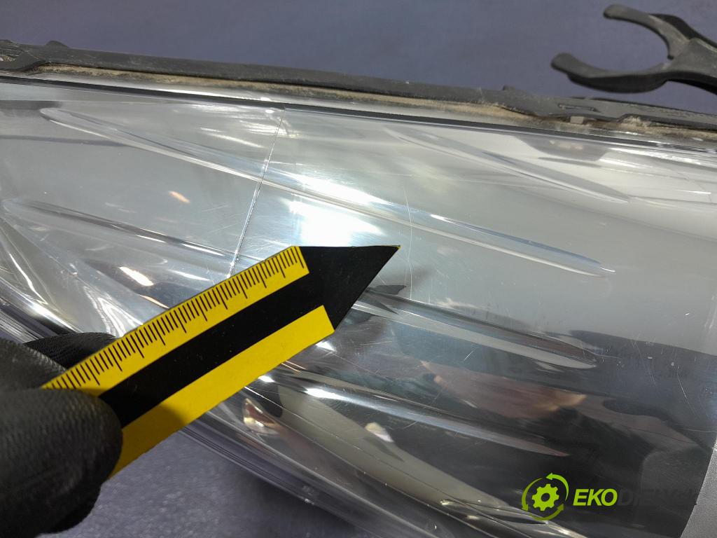 Peugeot 3008 2012 Reflektor: v pravo: 20-E145
