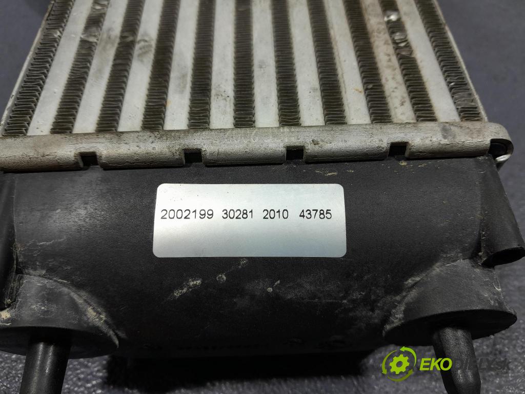 Peugeot 3008 2012 chladič Vzduch: 2002199