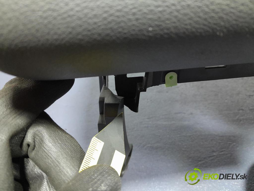 Peugeot 3008 2012 kokpit,pristrojová doska