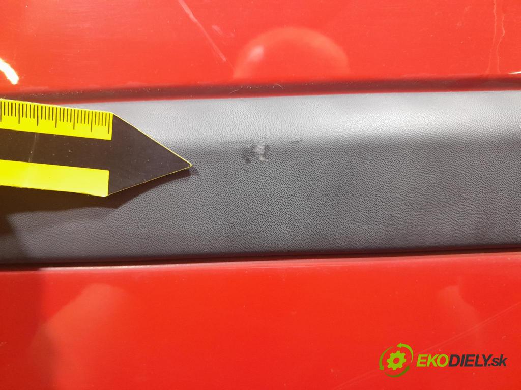 Renault Clio 2012 dvere Predné Vľavo: