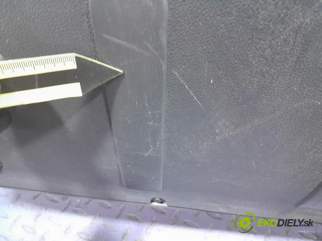 Peugeot 3008 2012 zadna dveře kufra: kufra: