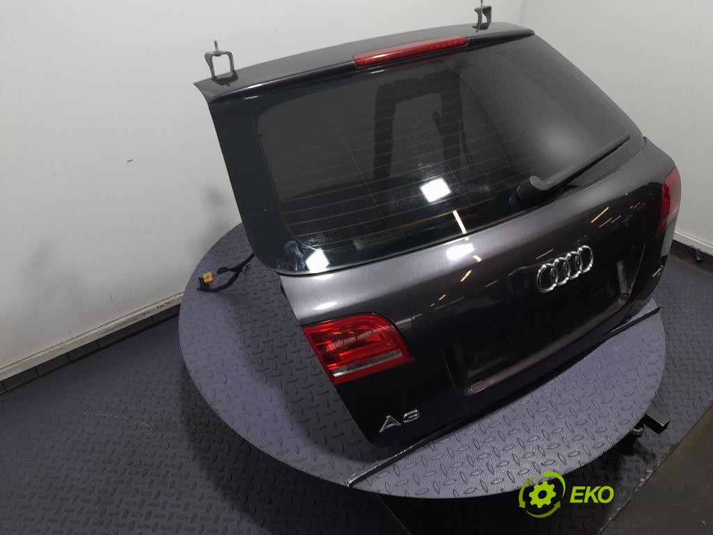 Audi A3 2010 zadna dveře kufra: kufra: