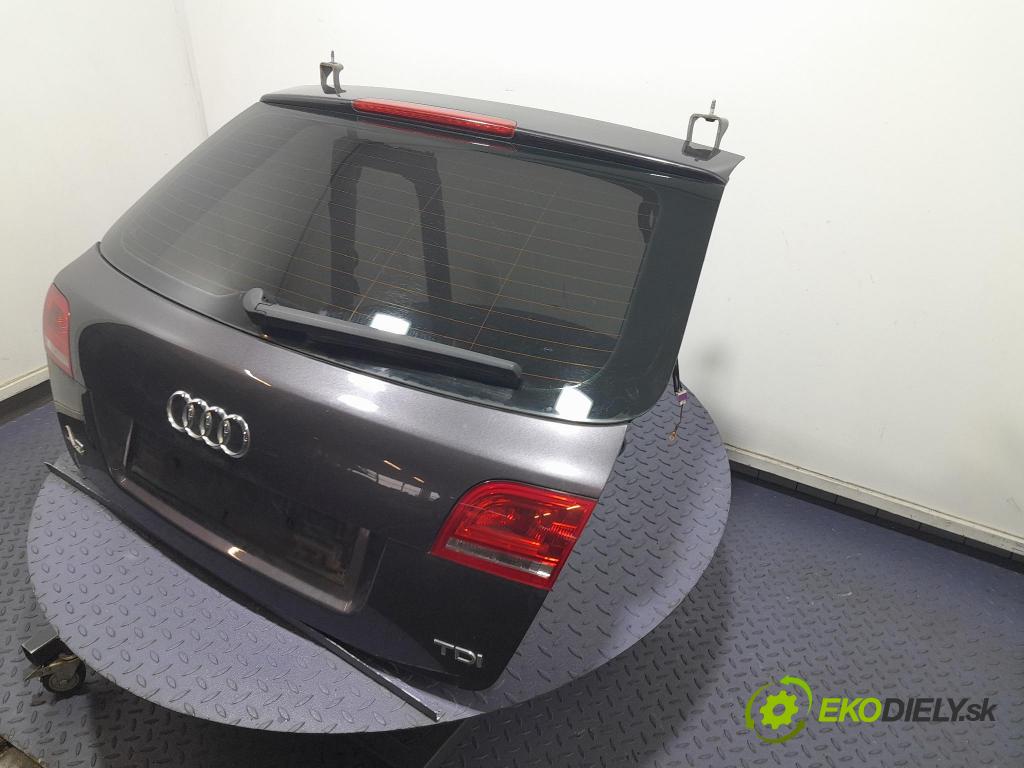 Audi A3 2010 zadna dveře kufra: kufra: