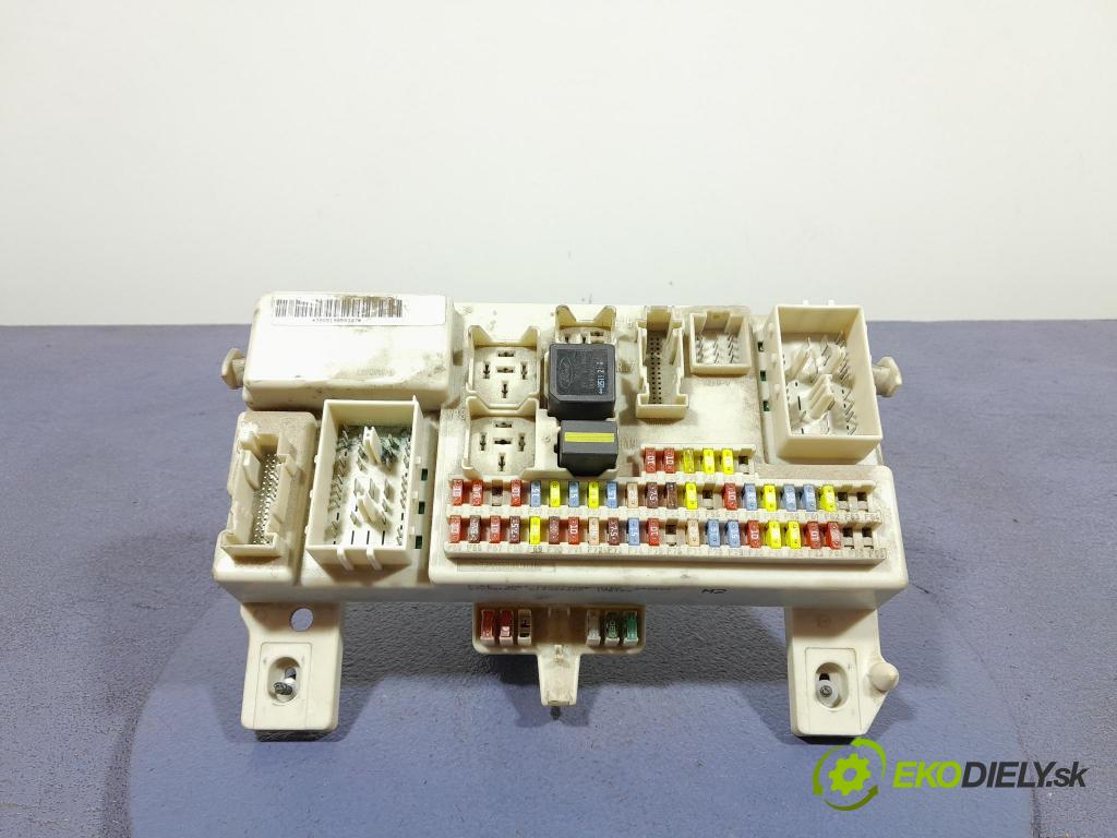 Ford C-max 2004 skrinka Poistky: 3M5T-14A073-CE