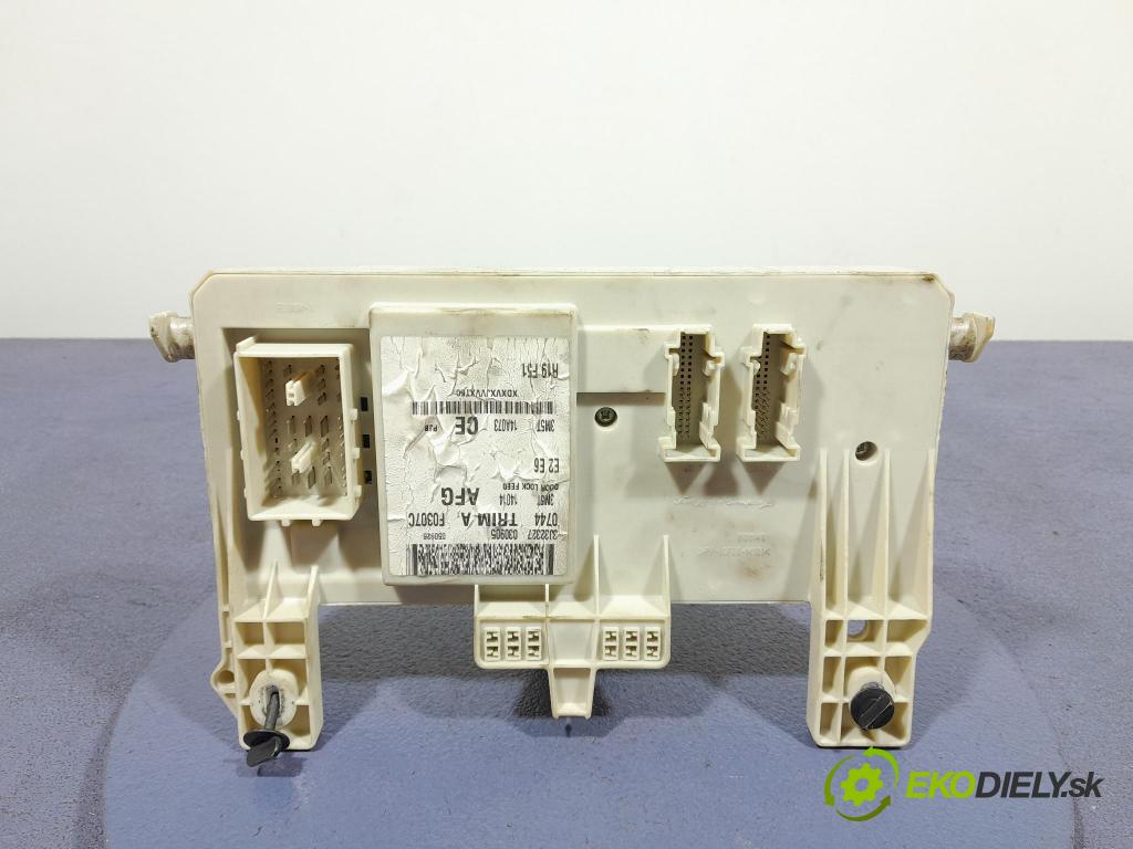 Ford C-max 2004 skrinka Poistky: 3M5T-14A073-CE