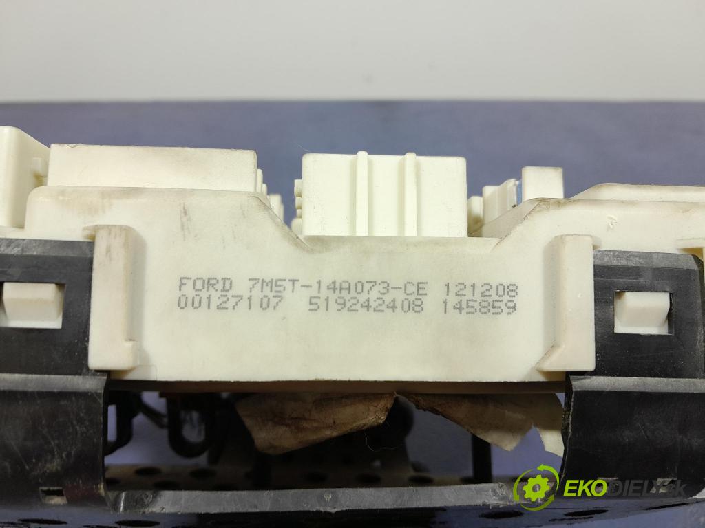 Ford Focus 2009 skrinka Poistky: 7M5T-14A073-CE