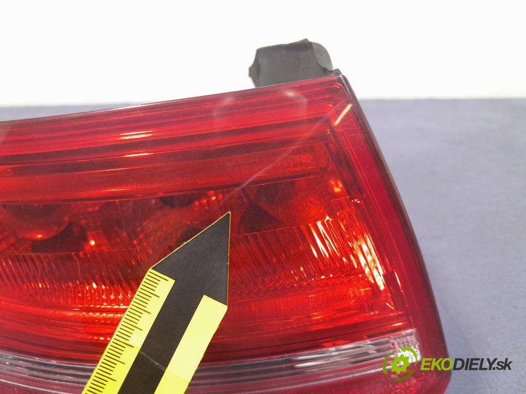 Audi A3 2010 svetlo / reflektor zad ľavá Vonkajsia: 8P4945095E