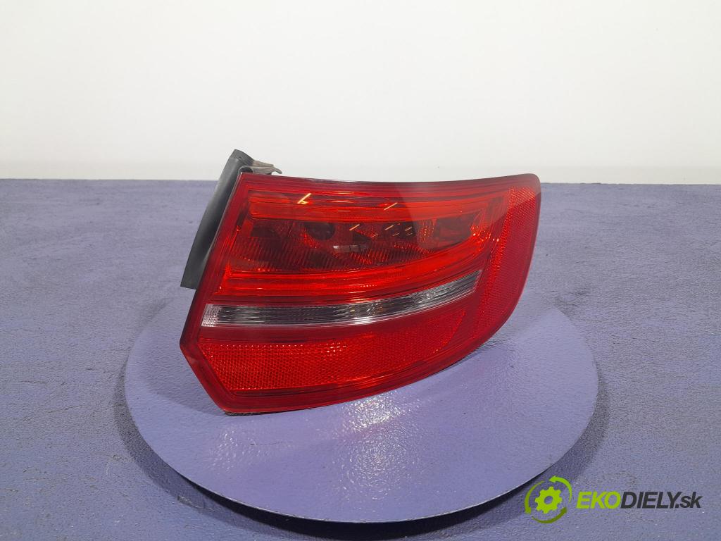 Audi A3 2010 svetlo / reflektor zad Prava: Vonkajsia: 8P4945096E