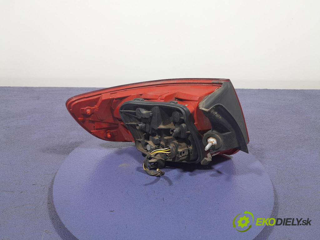 Audi A3 2010 svetlo / reflektor zad Prava: Vonkajsia: 8P4945096E