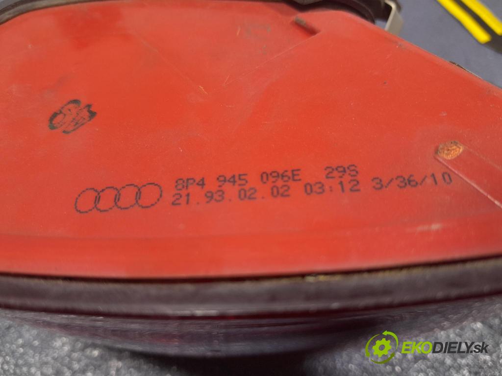 Audi A3 2010 svetlo / reflektor zad Prava: Vonkajsia: 8P4945096E