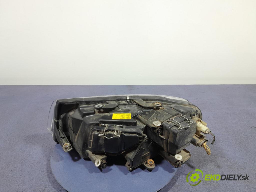 Skoda Superb 2007 Reflektor: v pravo: