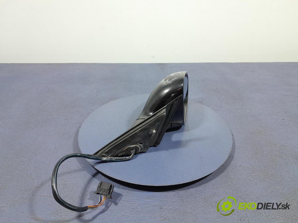 Skoda Superb 2007 zrkadlo pravé