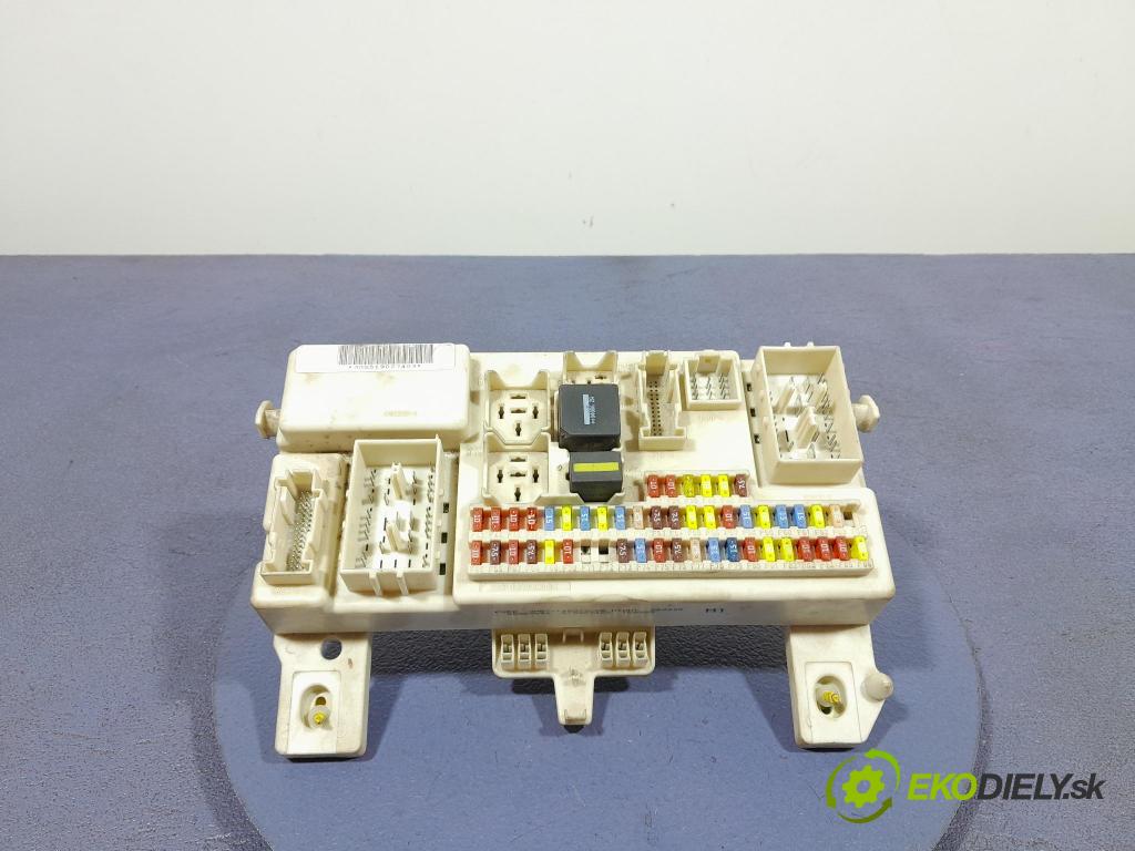 Ford C-max 2004 skrinka Poistky: 3M5T-14A073-DG