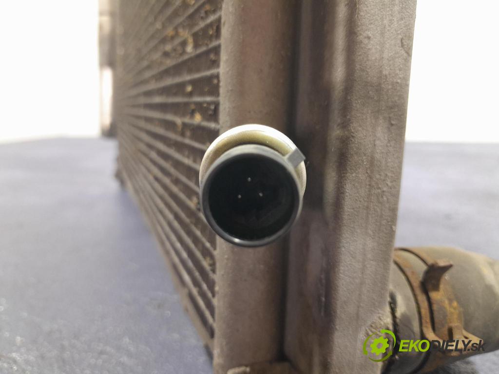Renault Clio 2012 chladič Voda: 8200688382