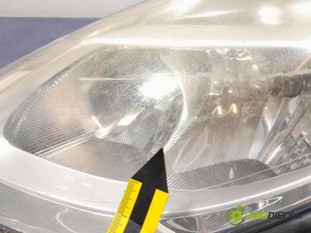 Renault Clio 2012 Reflektor: Vľavo: 8200892493