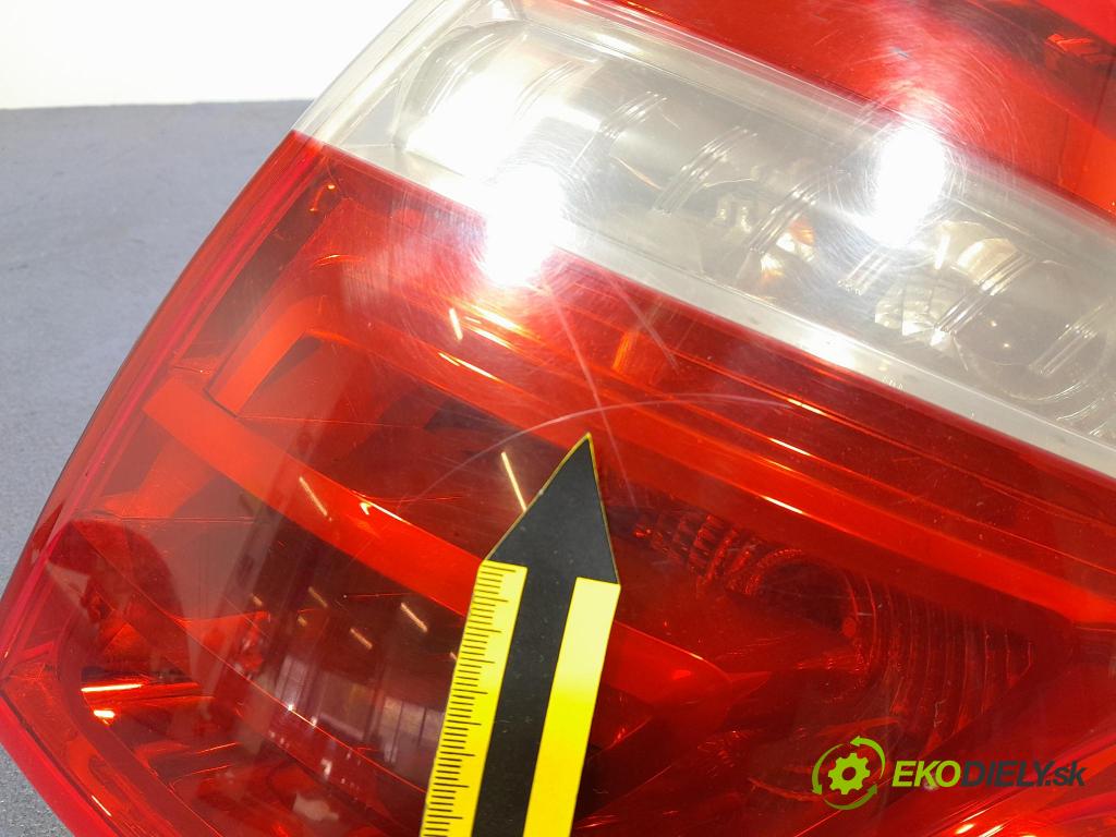Citroen C4 picasso 2007 svetlo / reflektor zad Prava: Vonkajsia: