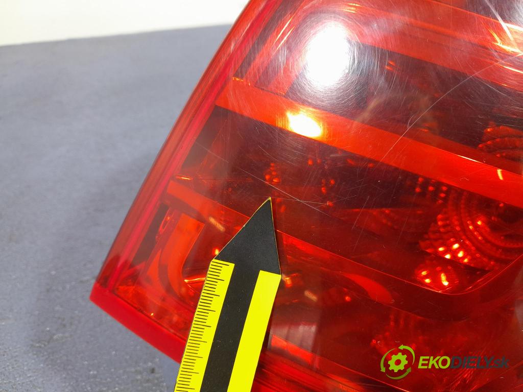 Citroen C4 picasso 2007 svetlo / reflektor zad Prava: Vonkajsia: