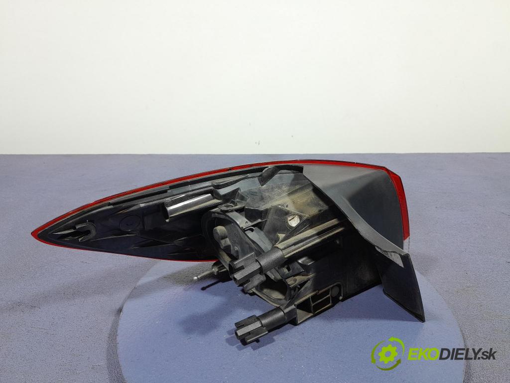 Opel Astra 2016 svetlo / reflektor zad Prava: Vonkajsia: